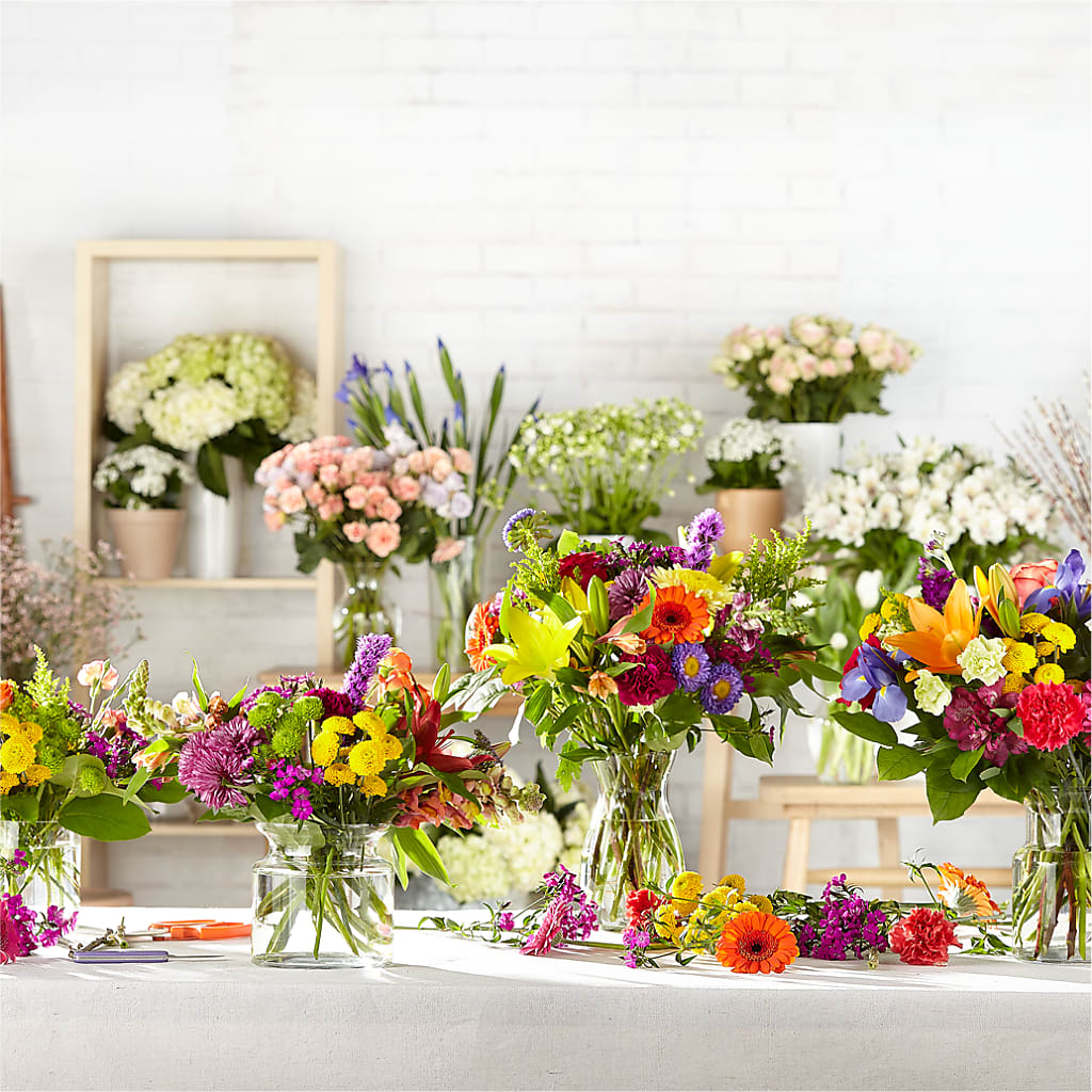 Bold & Bright – A Florist Original – HALL'S GIFT AND TREASURES FLORAL DESIGN, Vicksburg MS