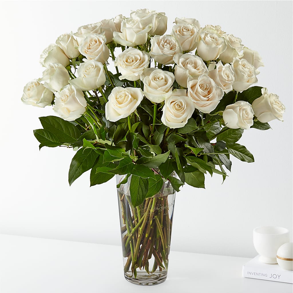 Long Stem White Rose Bouquet – HALL'S GIFT AND TREASURES FLORAL DESIGN, Vicksburg MS