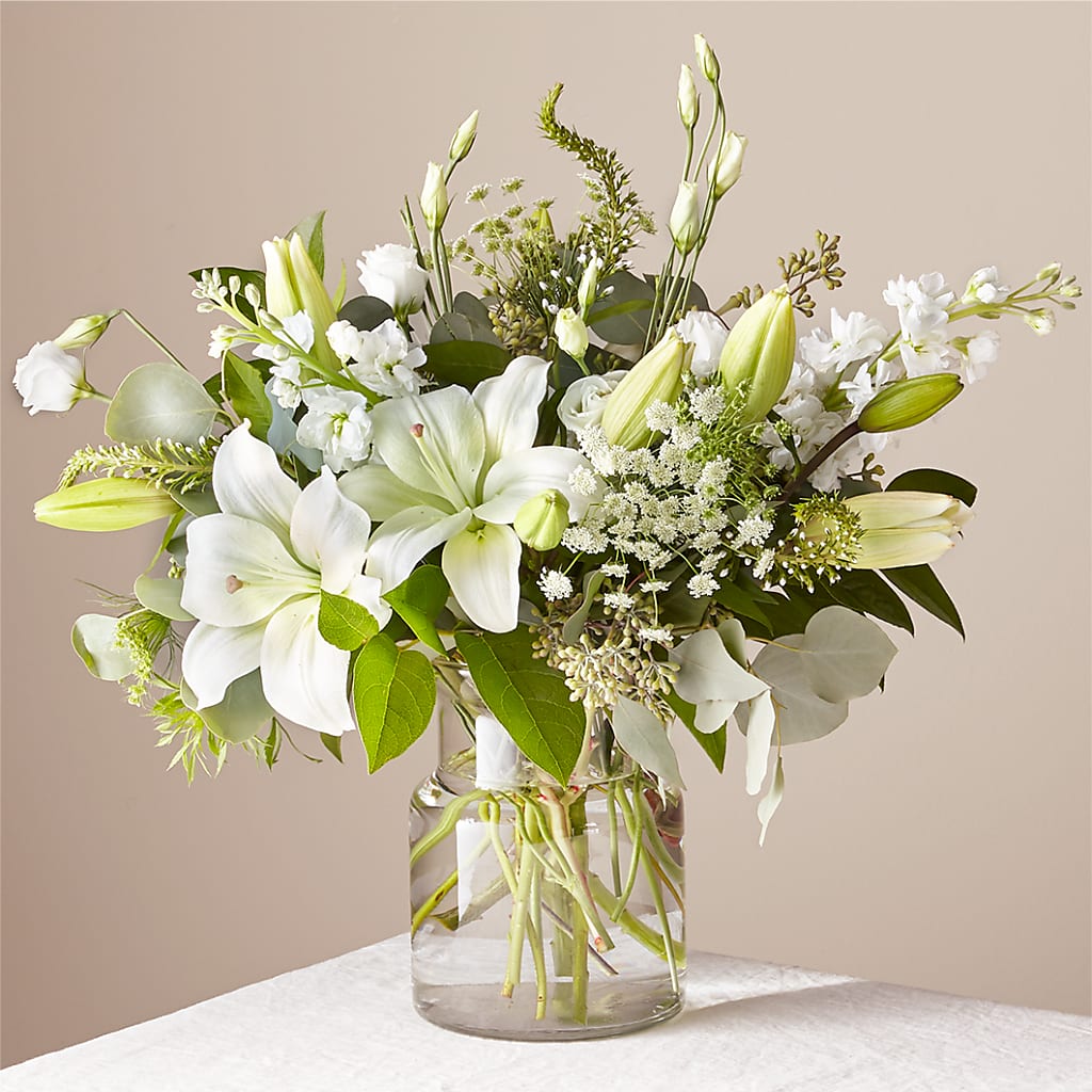 Alluring Elegance Bouquet – HALL'S GIFT AND TREASURES FLORAL DESIGN, Vicksburg MS