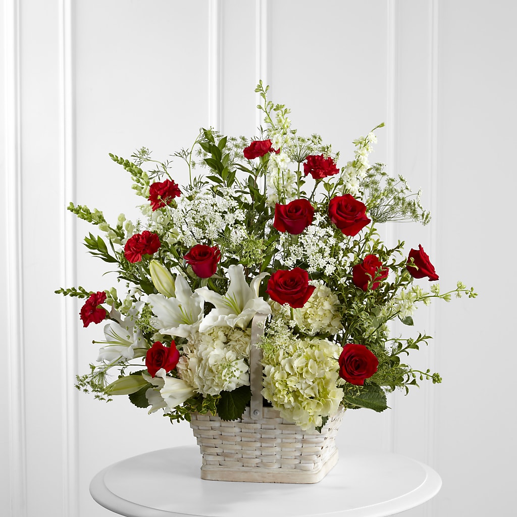 In Loving Memory Arrangement – HALL'S GIFT AND TREASURES FLORAL DESIGN, Vicksburg MS