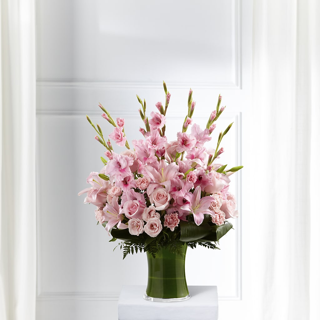 Lovely Tribute Bouquet – HALL'S GIFT AND TREASURES FLORAL DESIGN, Vicksburg MS