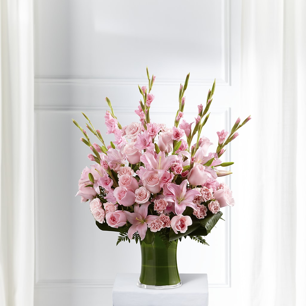 Lovely Tribute Bouquet – HALL'S GIFT AND TREASURES FLORAL DESIGN, Vicksburg MS