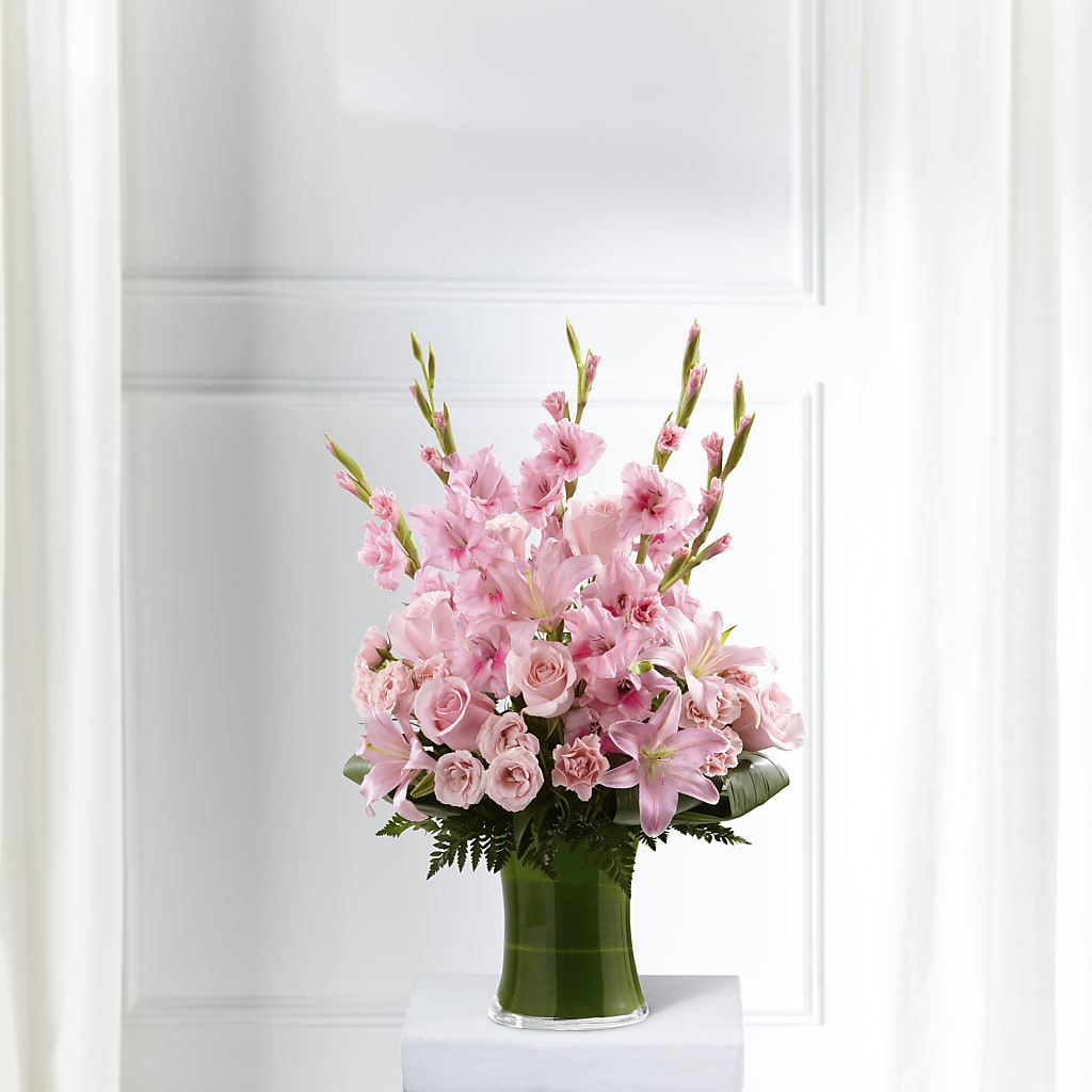 Lovely Tribute Bouquet – HALL'S GIFT AND TREASURES FLORAL DESIGN, Vicksburg MS