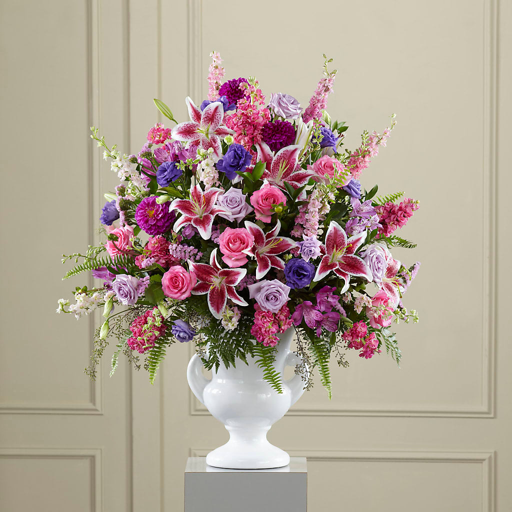 Peaceful Tribute Arrangement – HALL'S GIFT AND TREASURES FLORAL DESIGN, Vicksburg MS