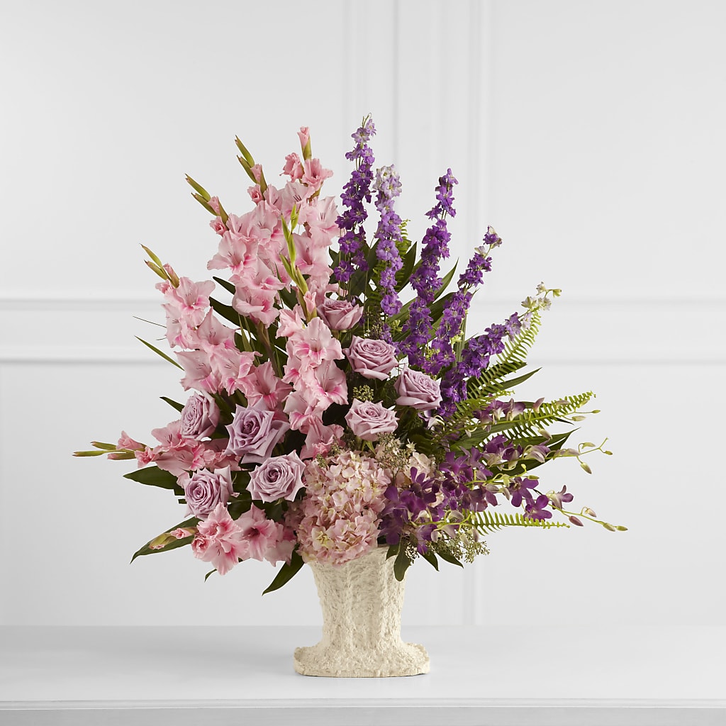 Flowing Garden Arrangement – HALL'S GIFT AND TREASURES FLORAL DESIGN, Vicksburg MS