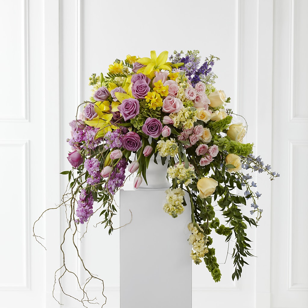Display of Affection Arrangement – HALL'S GIFT AND TREASURES FLORAL DESIGN, Vicksburg MS