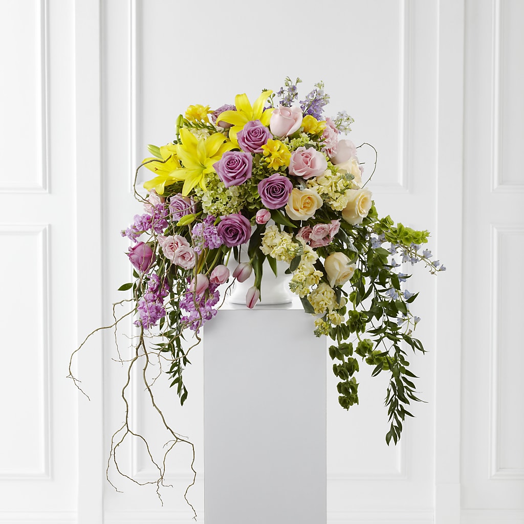 Display of Affection Arrangement – HALL'S GIFT AND TREASURES FLORAL DESIGN, Vicksburg MS