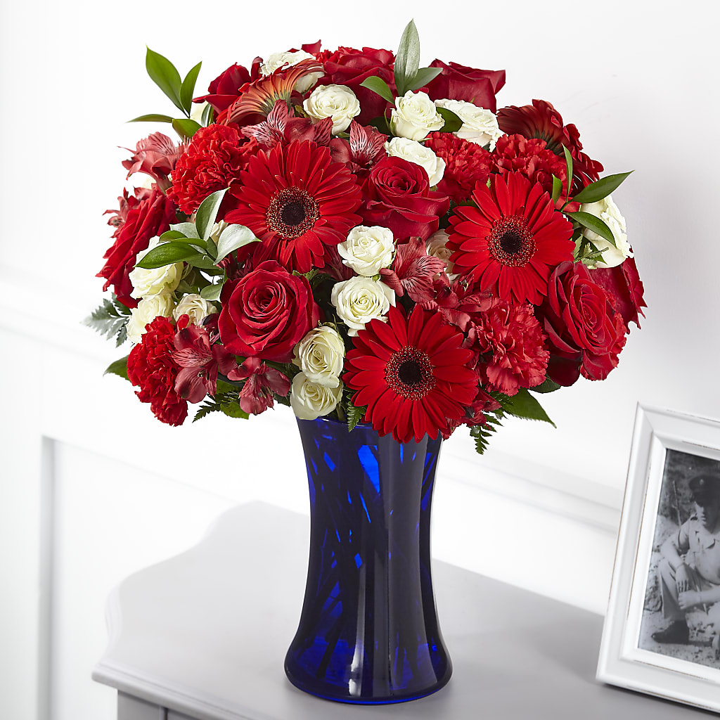 Hearts Embrace Bouquet – HALL'S GIFT AND TREASURES FLORAL DESIGN, Vicksburg MS