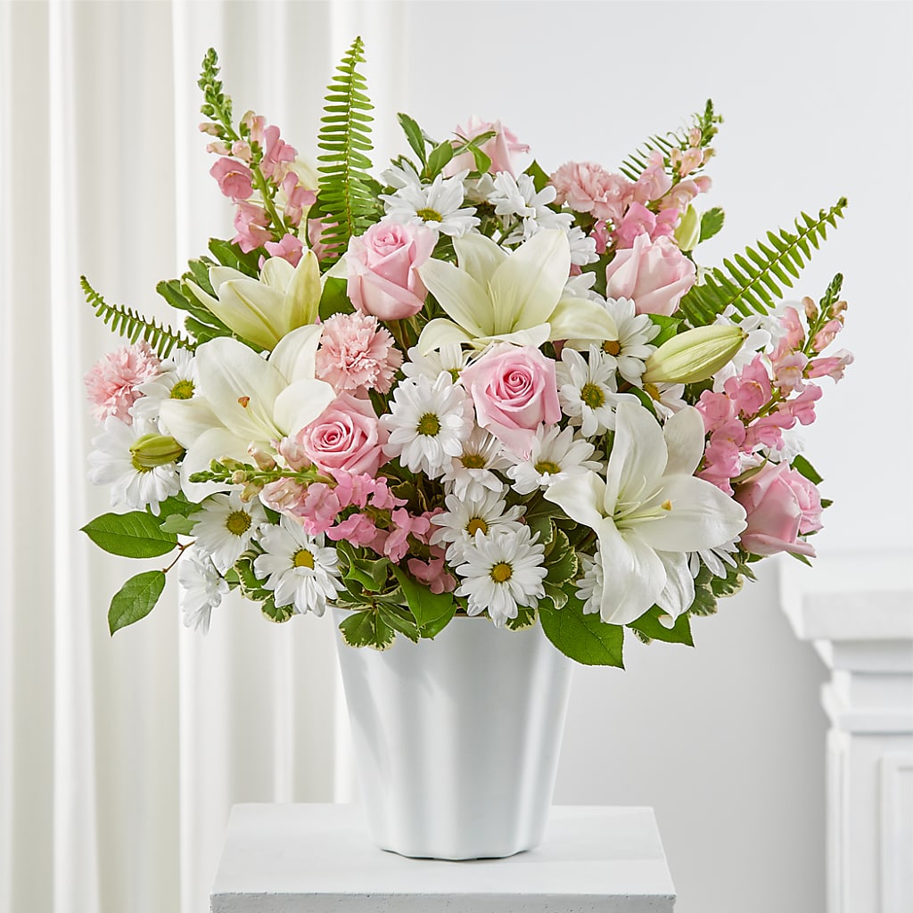 Soft Touch Tabletop Basket – HALL'S GIFT AND TREASURES FLORAL DESIGN, Vicksburg MS
