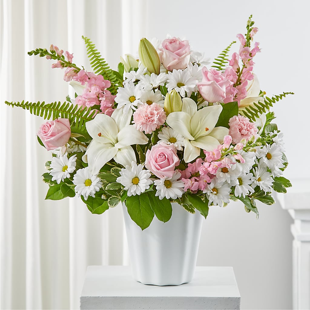 Soft Touch Tabletop Basket – HALL'S GIFT AND TREASURES FLORAL DESIGN, Vicksburg MS