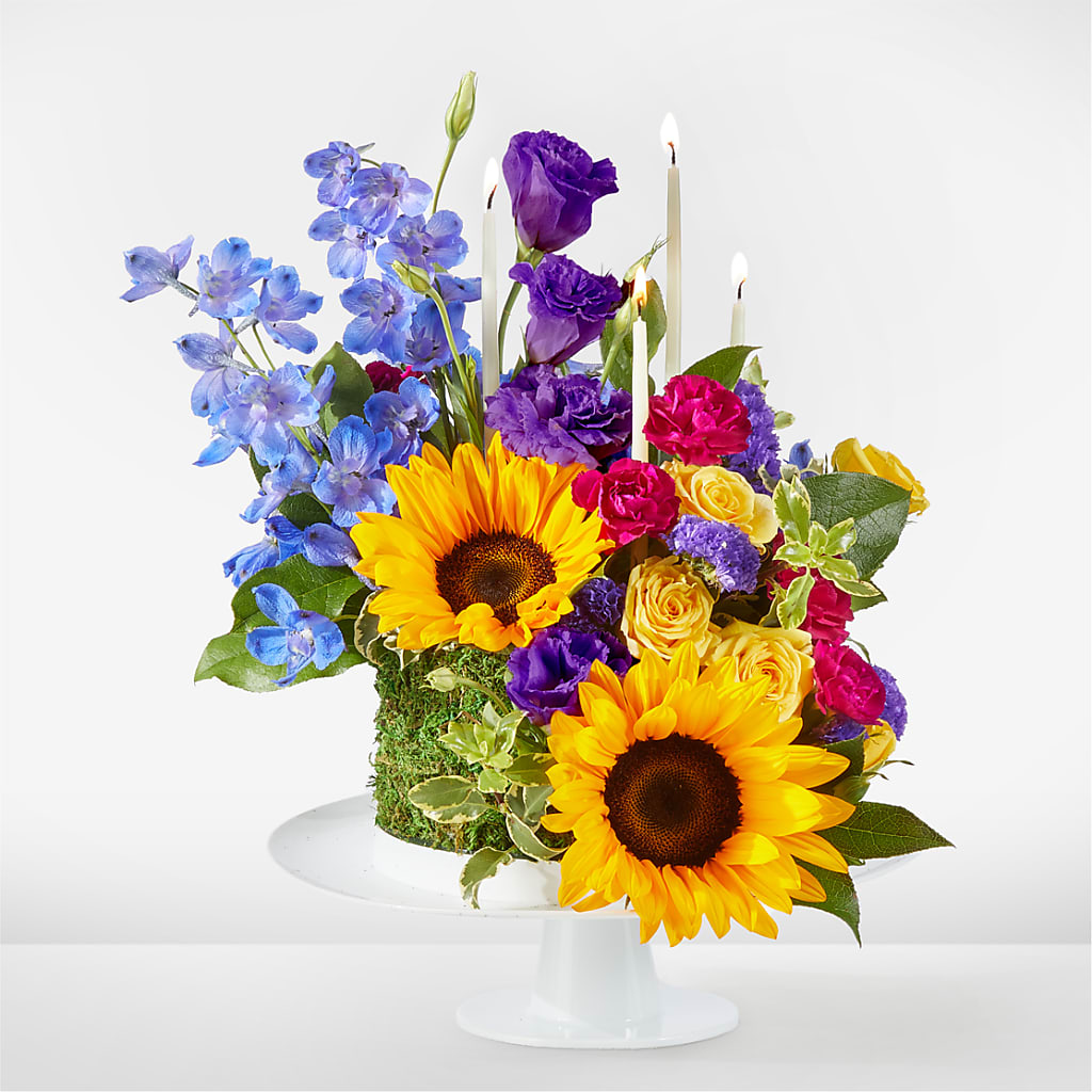 Star of the Day Floral Cake – HALL'S GIFT AND TREASURES FLORAL DESIGN, Vicksburg MS