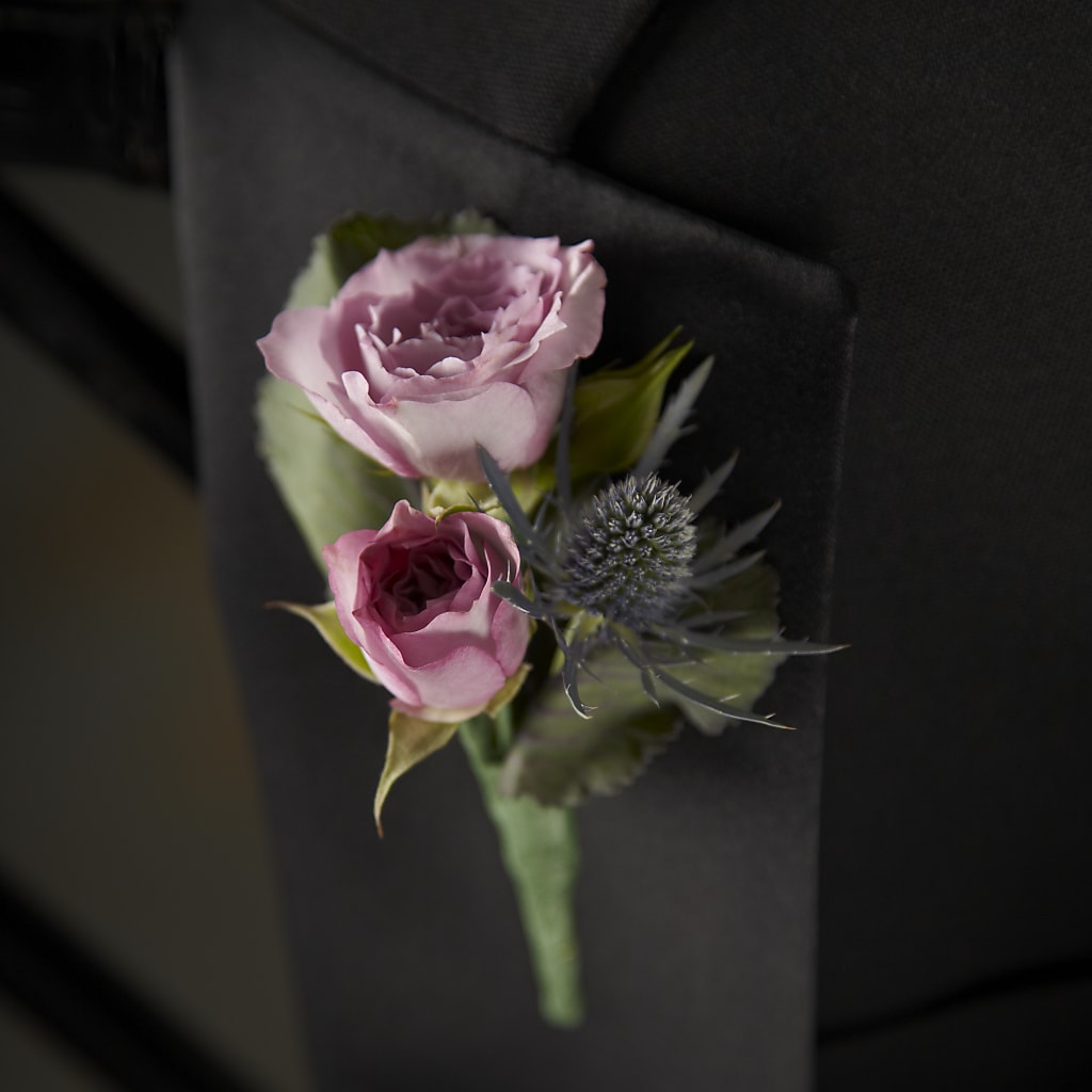 Veronica Boutonniere – HALL'S GIFT AND TREASURES FLORAL DESIGN, Vicksburg MS