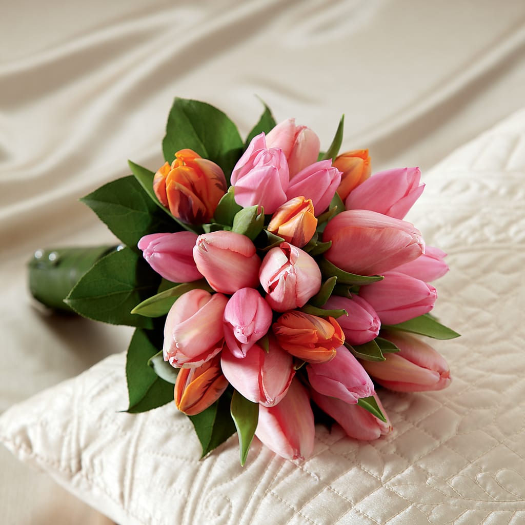 Embraceable Bouquet – HALL'S GIFT AND TREASURES FLORAL DESIGN, Vicksburg MS