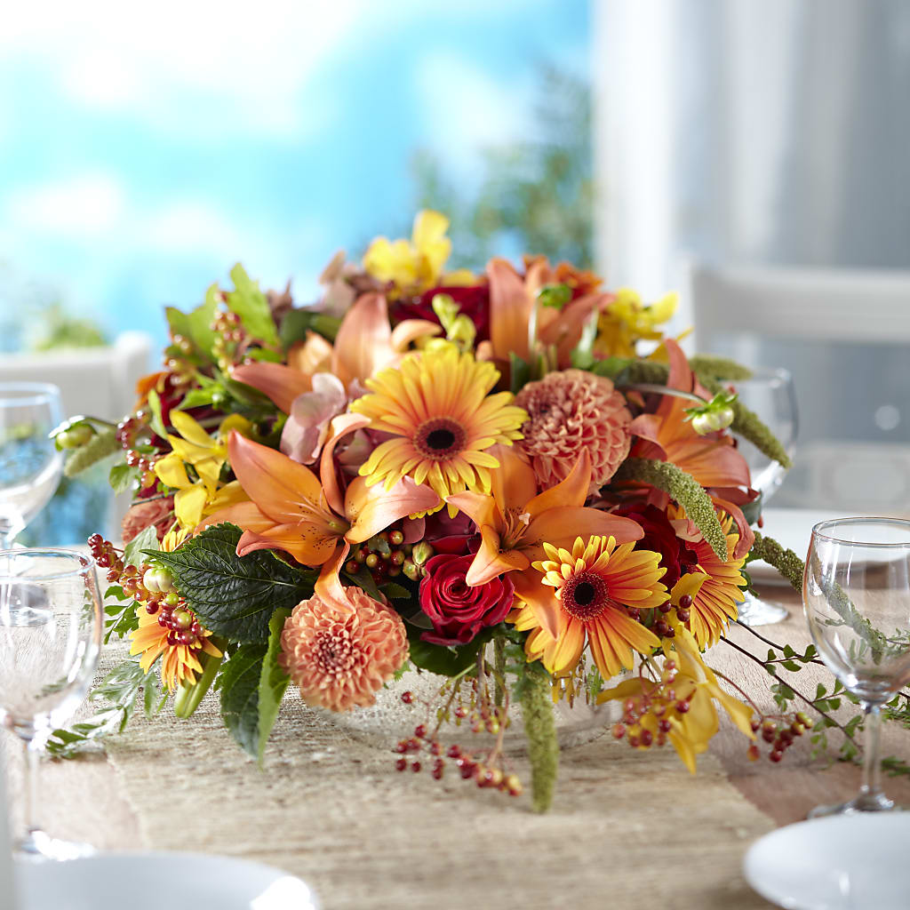 One and Only Centerpiece – HALL'S GIFT AND TREASURES FLORAL DESIGN, Vicksburg MS