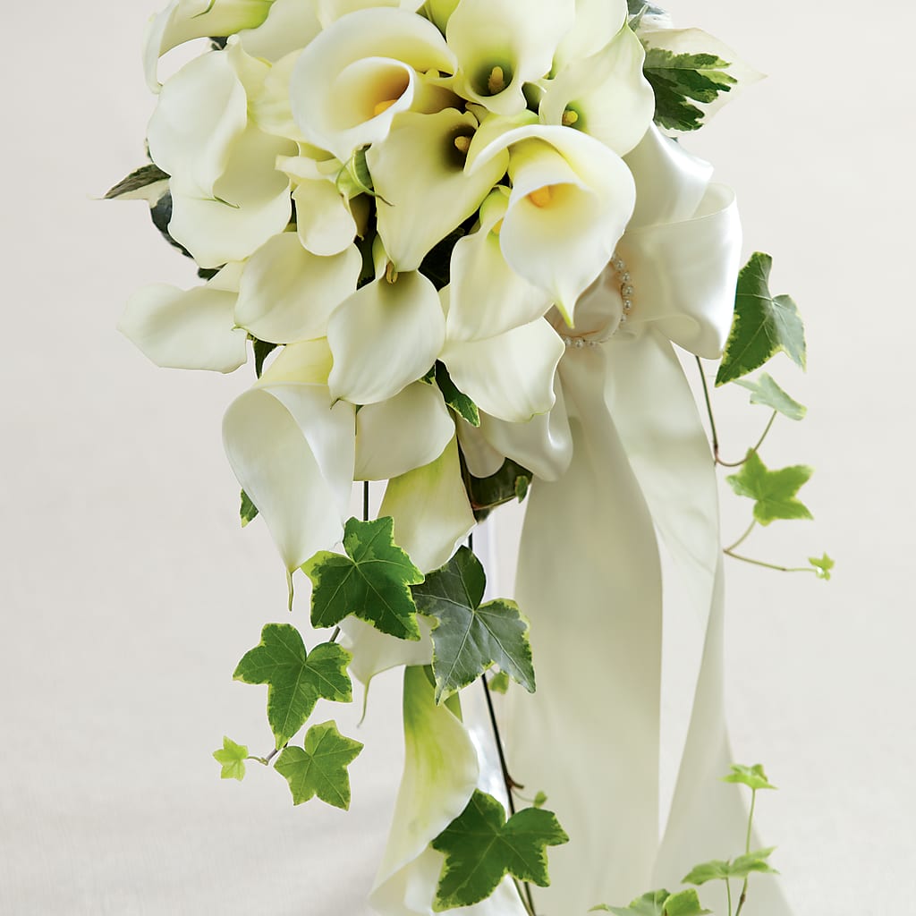 White Chapel Bouquet – HALL'S GIFT AND TREASURES FLORAL DESIGN, Vicksburg MS