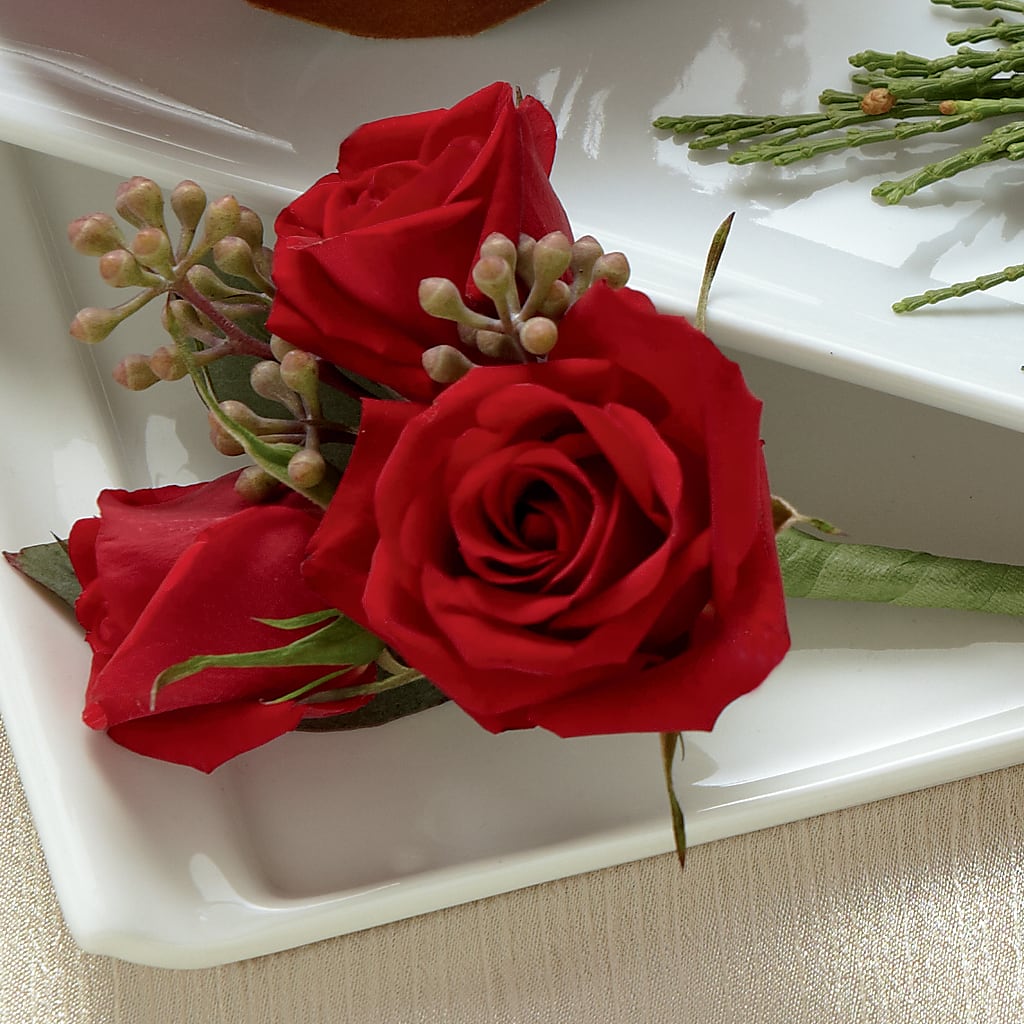 Red Spray Rose Boutonniere – HALL'S GIFT AND TREASURES FLORAL DESIGN, Vicksburg MS