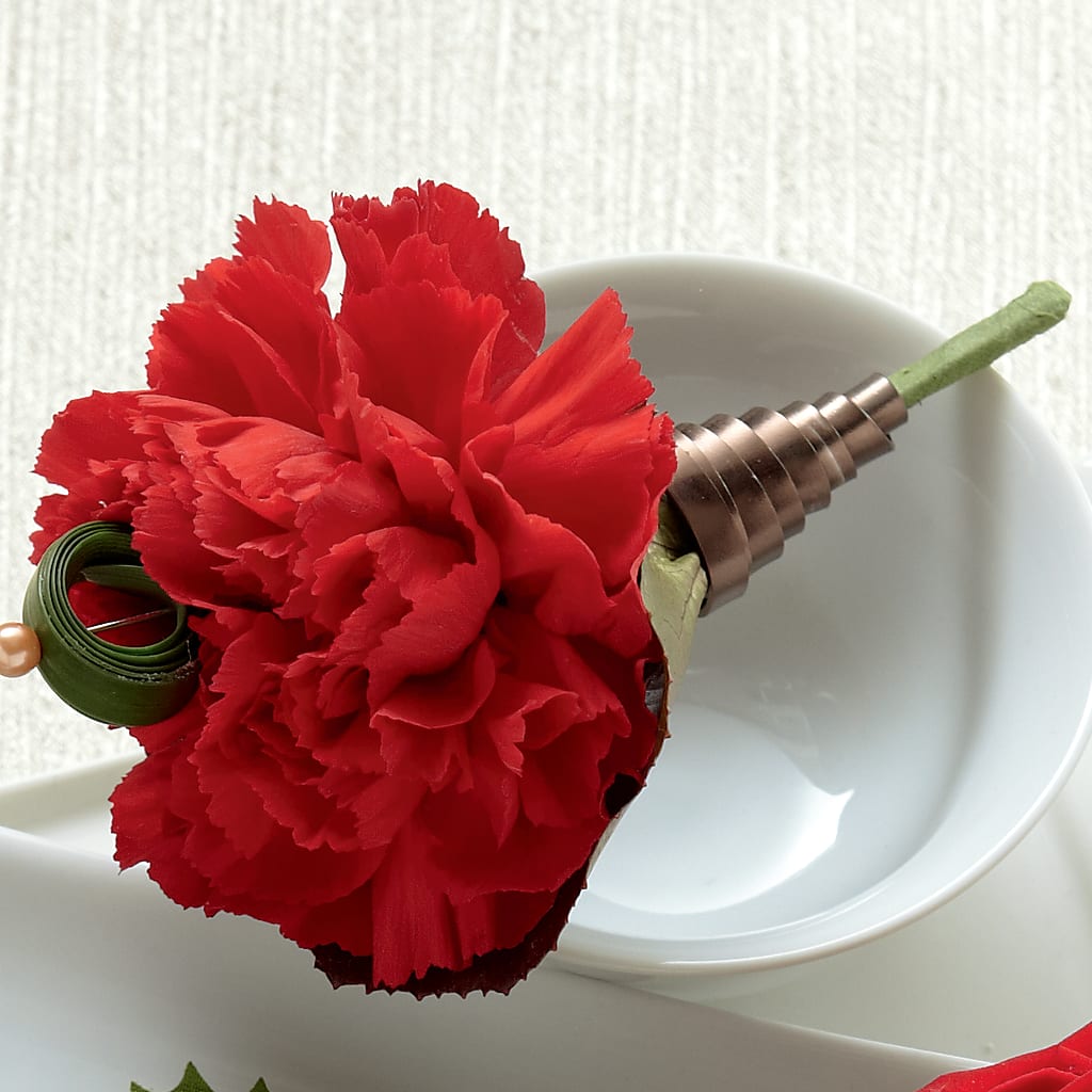 Red Carnation Boutonniere – HALL'S GIFT AND TREASURES FLORAL DESIGN, Vicksburg MS