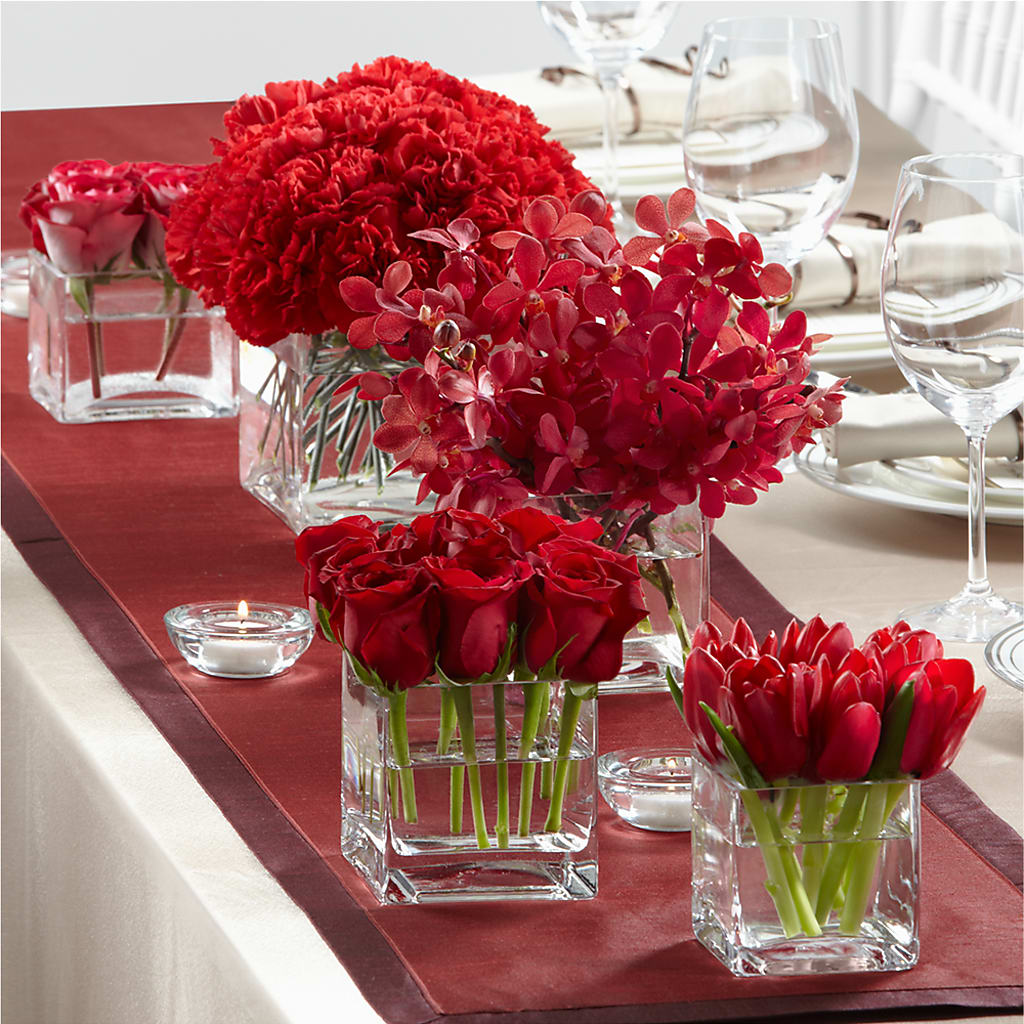 Modern Grace Centerpiece – HALL'S GIFT AND TREASURES FLORAL DESIGN, Vicksburg MS