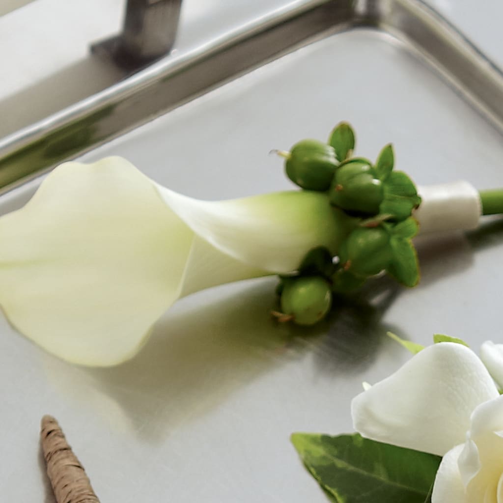 White Calla Boutonniere – HALL'S GIFT AND TREASURES FLORAL DESIGN, Vicksburg MS