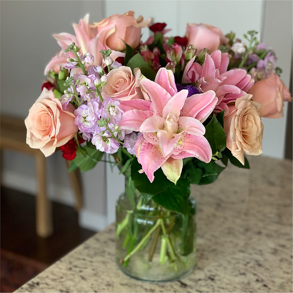 Romantique Bouquet – HALL'S GIFT AND TREASURES FLORAL DESIGN, Vicksburg MS