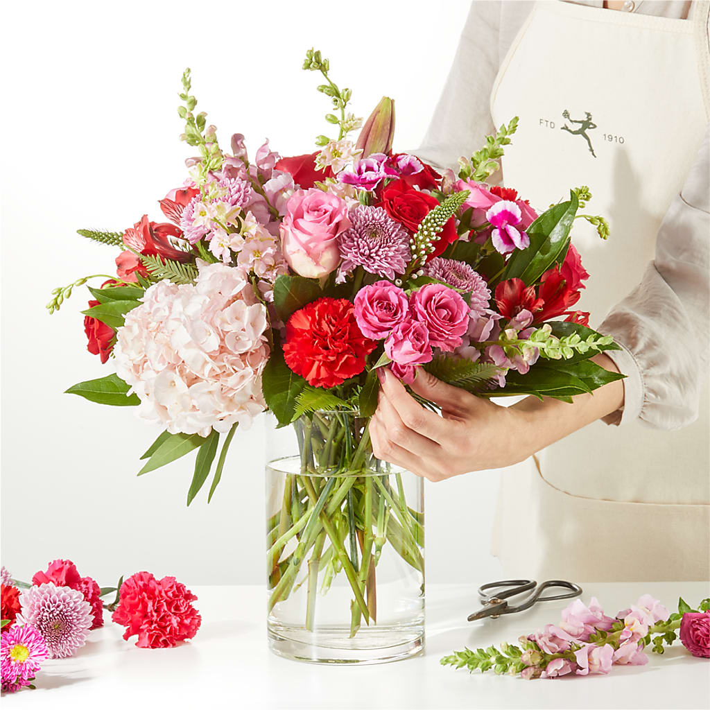 Swooning Over You - A Luxury Florist Original – HALL'S GIFT AND TREASURES FLORAL DESIGN, Vicksburg MS