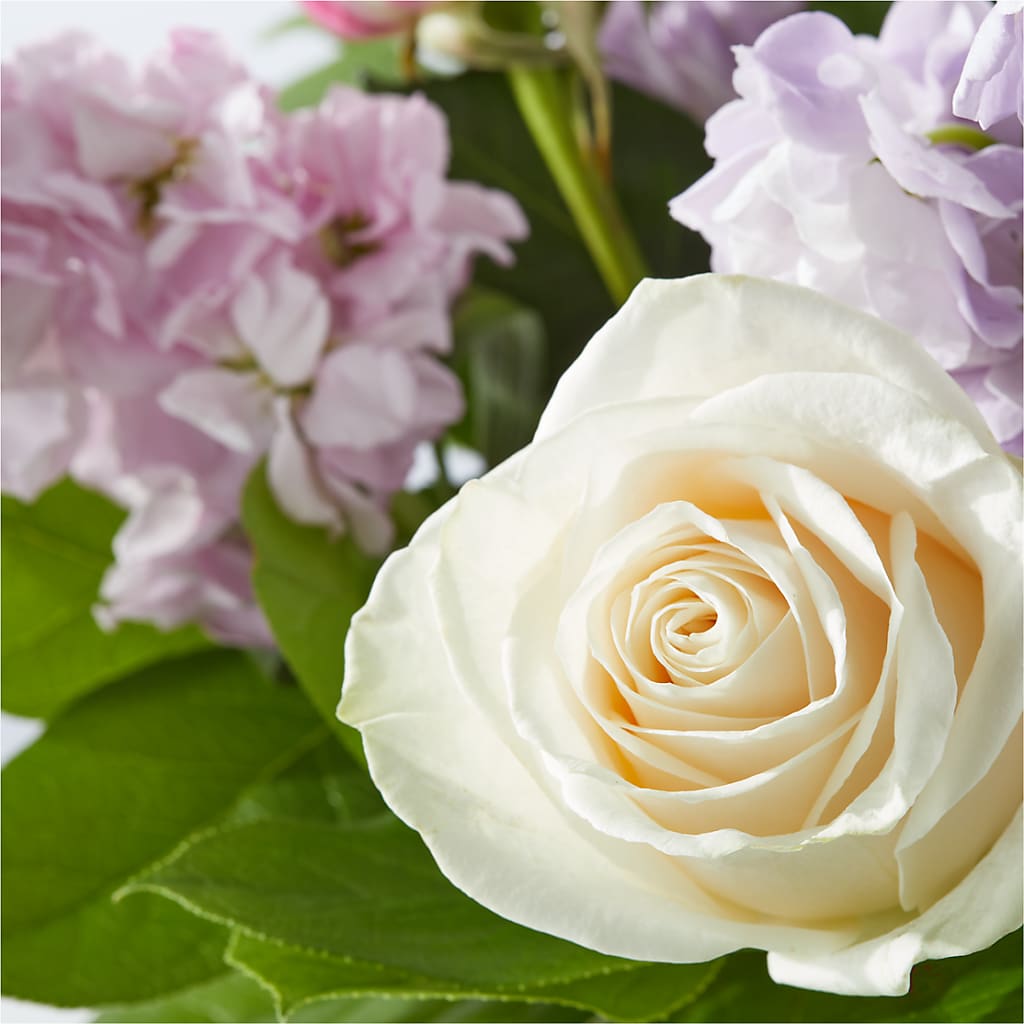 Springtime Spritz Bouquet – HALL'S GIFT AND TREASURES FLORAL DESIGN, Vicksburg MS