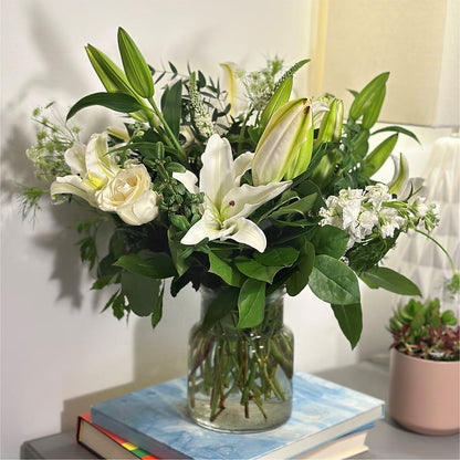 Alluring Elegance Bouquet – HALL'S GIFT AND TREASURES FLORAL DESIGN, Vicksburg MS