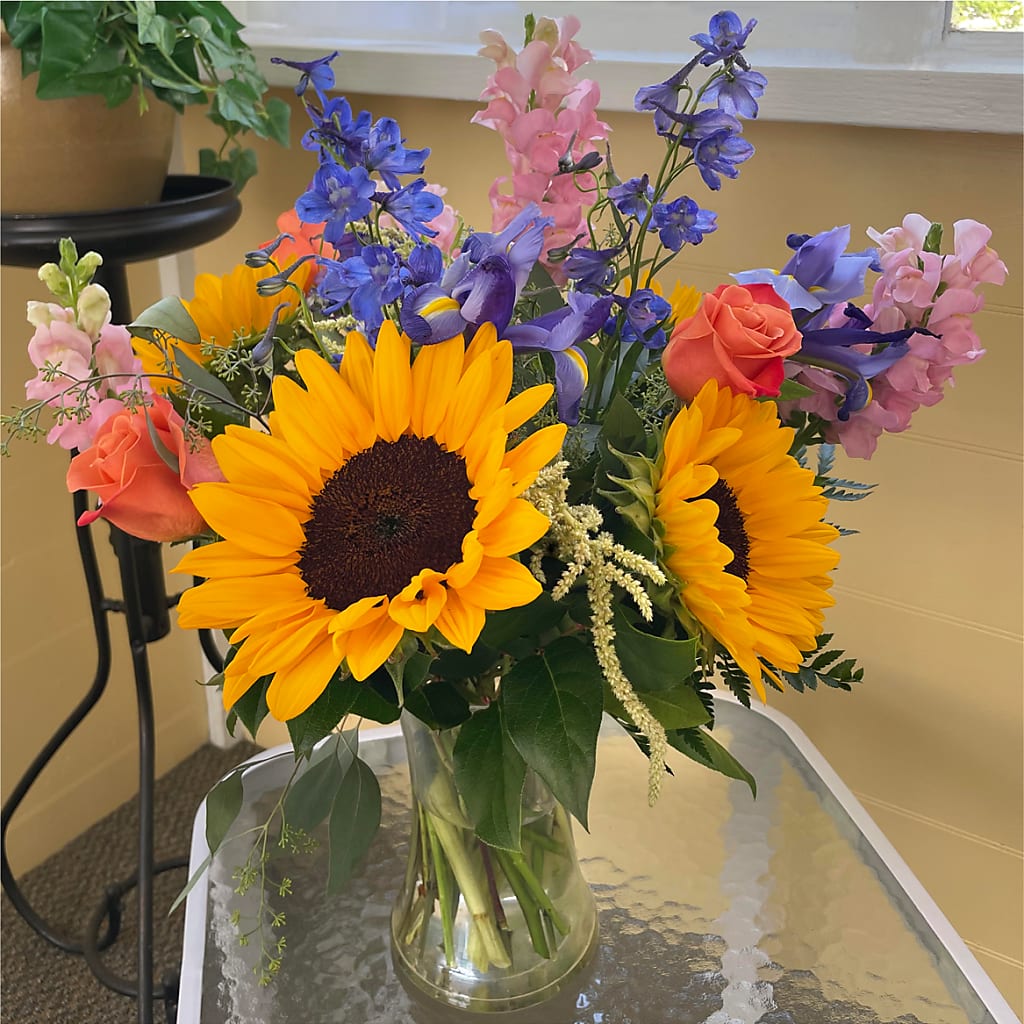 Rays of Life Bouquet – HALL'S GIFT AND TREASURES FLORAL DESIGN, Vicksburg MS
