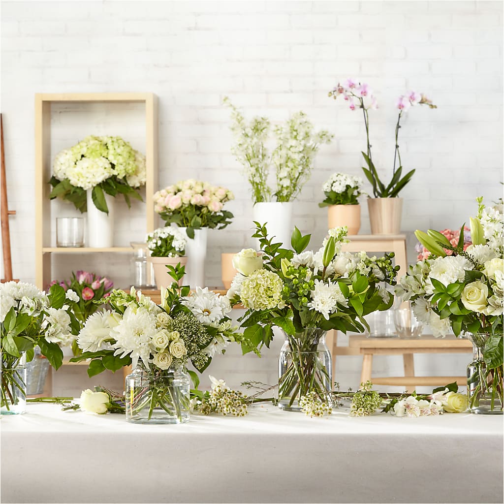 Classic Ivory – A Florist Original – HALL'S GIFT AND TREASURES FLORAL DESIGN, Vicksburg MS