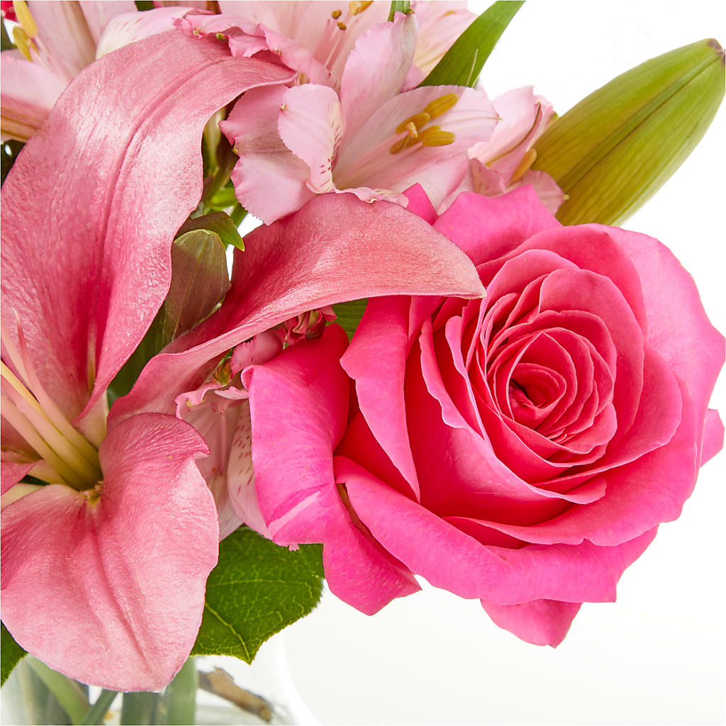 Lots of Love Bouquet – HALL'S GIFT AND TREASURES FLORAL DESIGN, Vicksburg MS