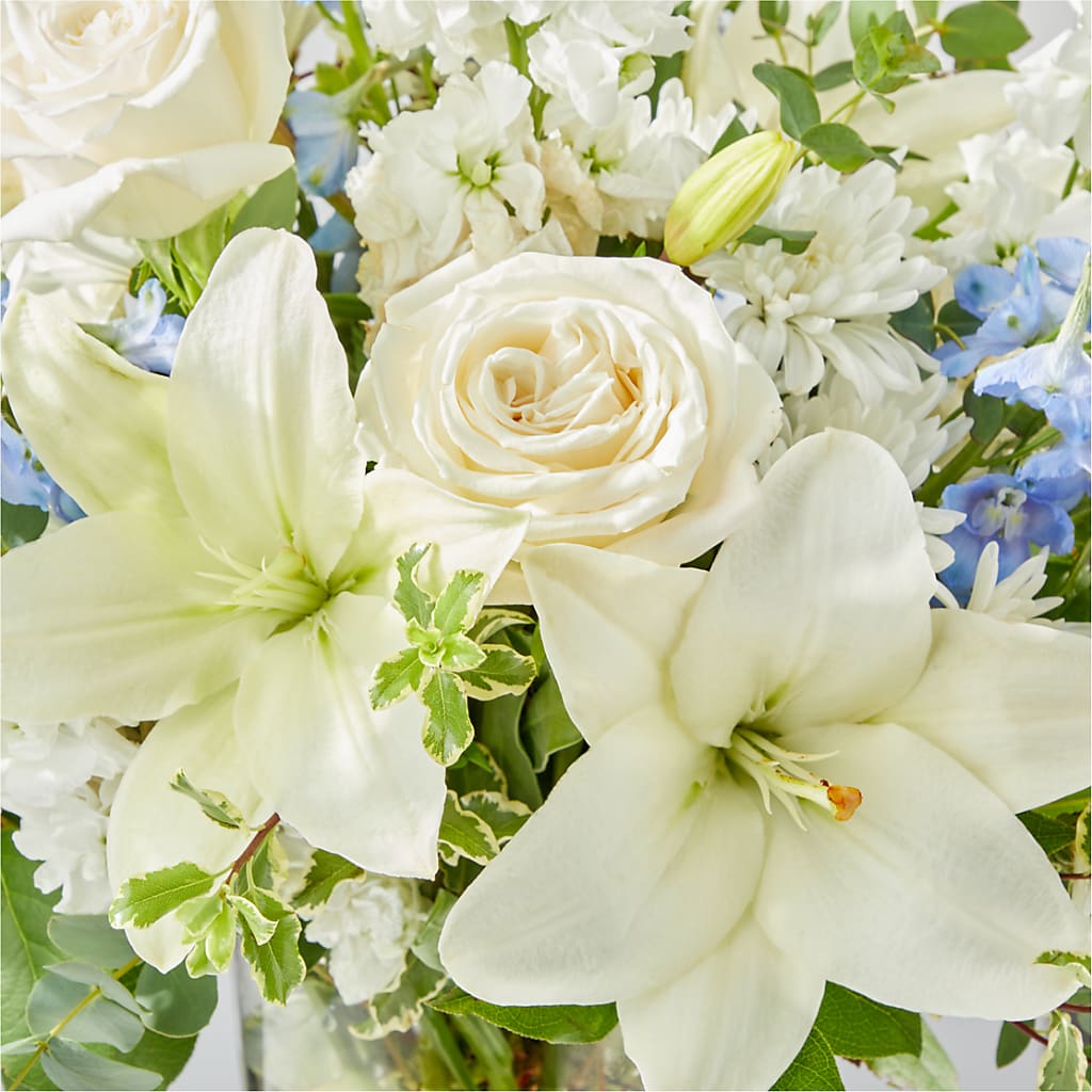 Peace of Mind Bouquet – HALL'S GIFT AND TREASURES FLORAL DESIGN, Vicksburg MS
