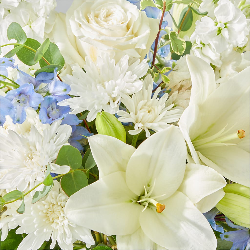 Peace of Mind Bouquet – HALL'S GIFT AND TREASURES FLORAL DESIGN, Vicksburg MS