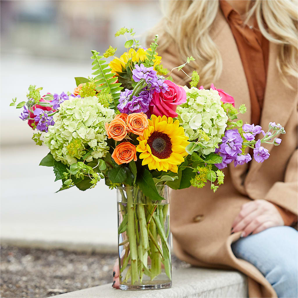 Vibrant Greetings Bouquet – HALL'S GIFT AND TREASURES FLORAL DESIGN, Vicksburg MS