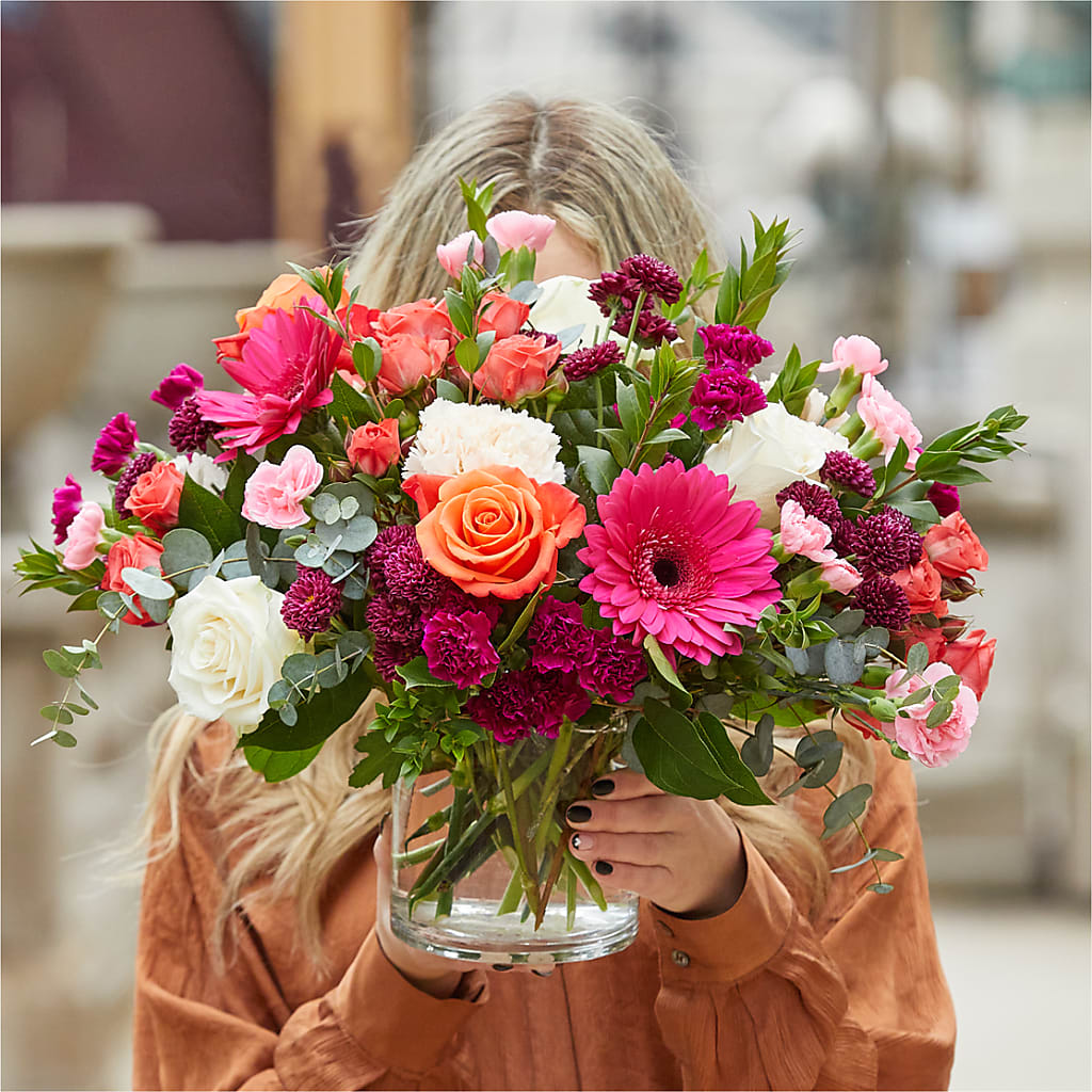 Smell the Roses Bouquet – HALL'S GIFT AND TREASURES FLORAL DESIGN, Vicksburg MS