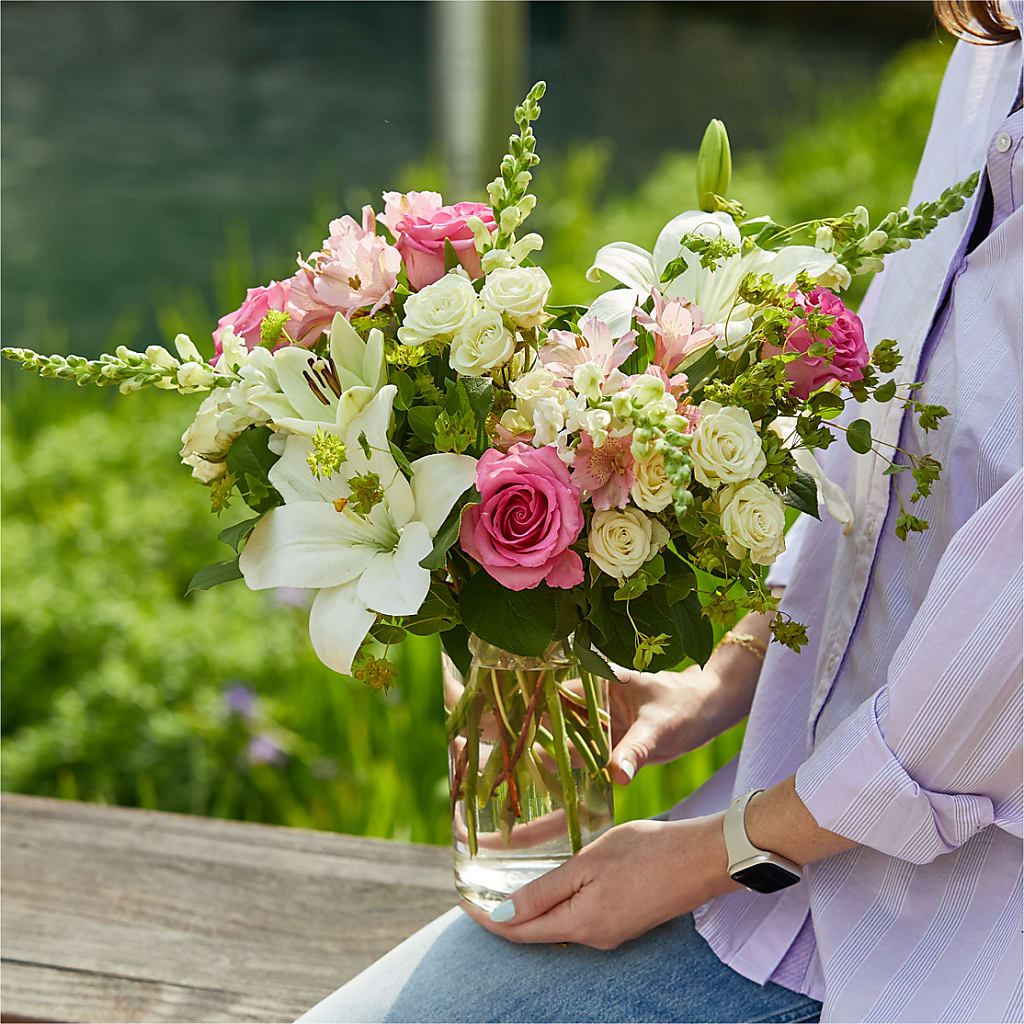 Fondly Bouquet – HALL'S GIFT AND TREASURES FLORAL DESIGN, Vicksburg MS